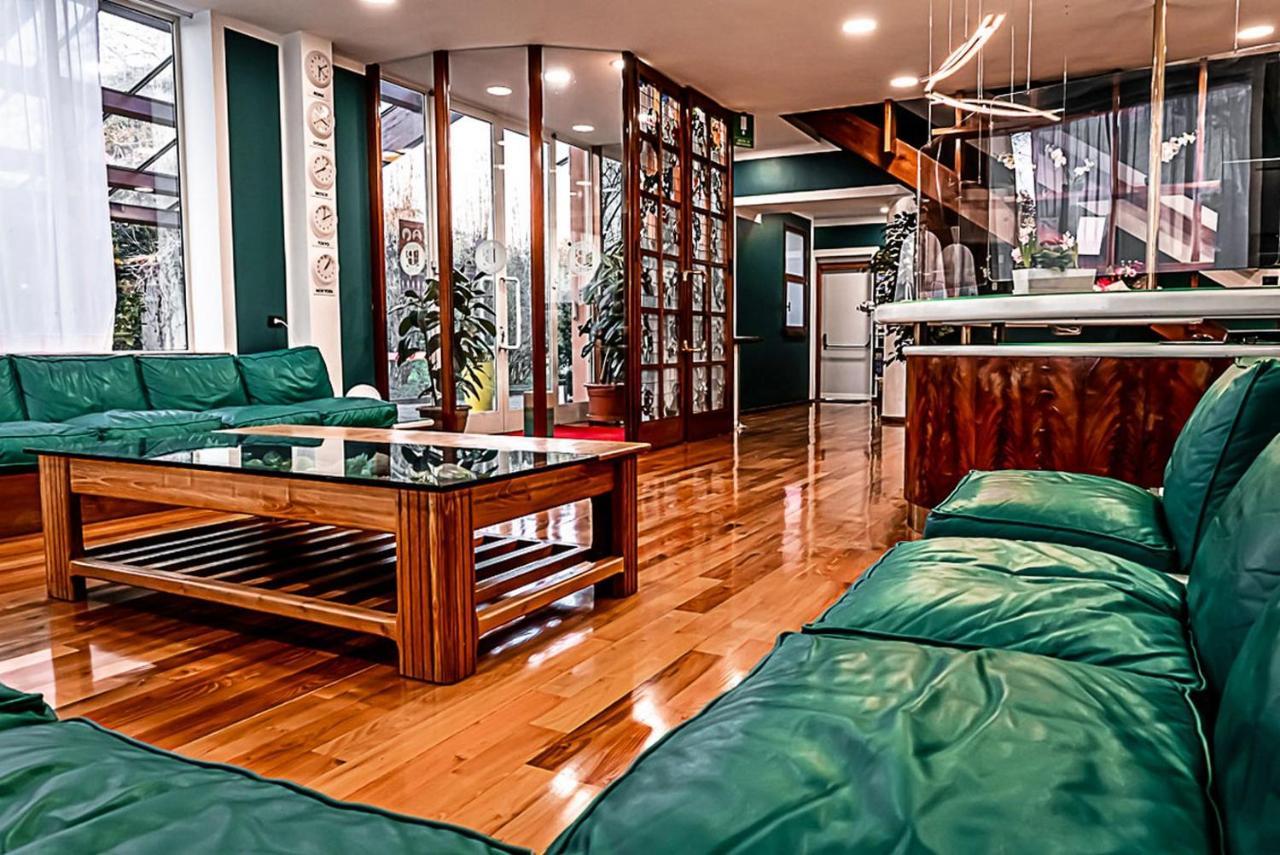 Business Hotel กาซาเล มอนแฟร์ราโต ภายนอก รูปภาพ