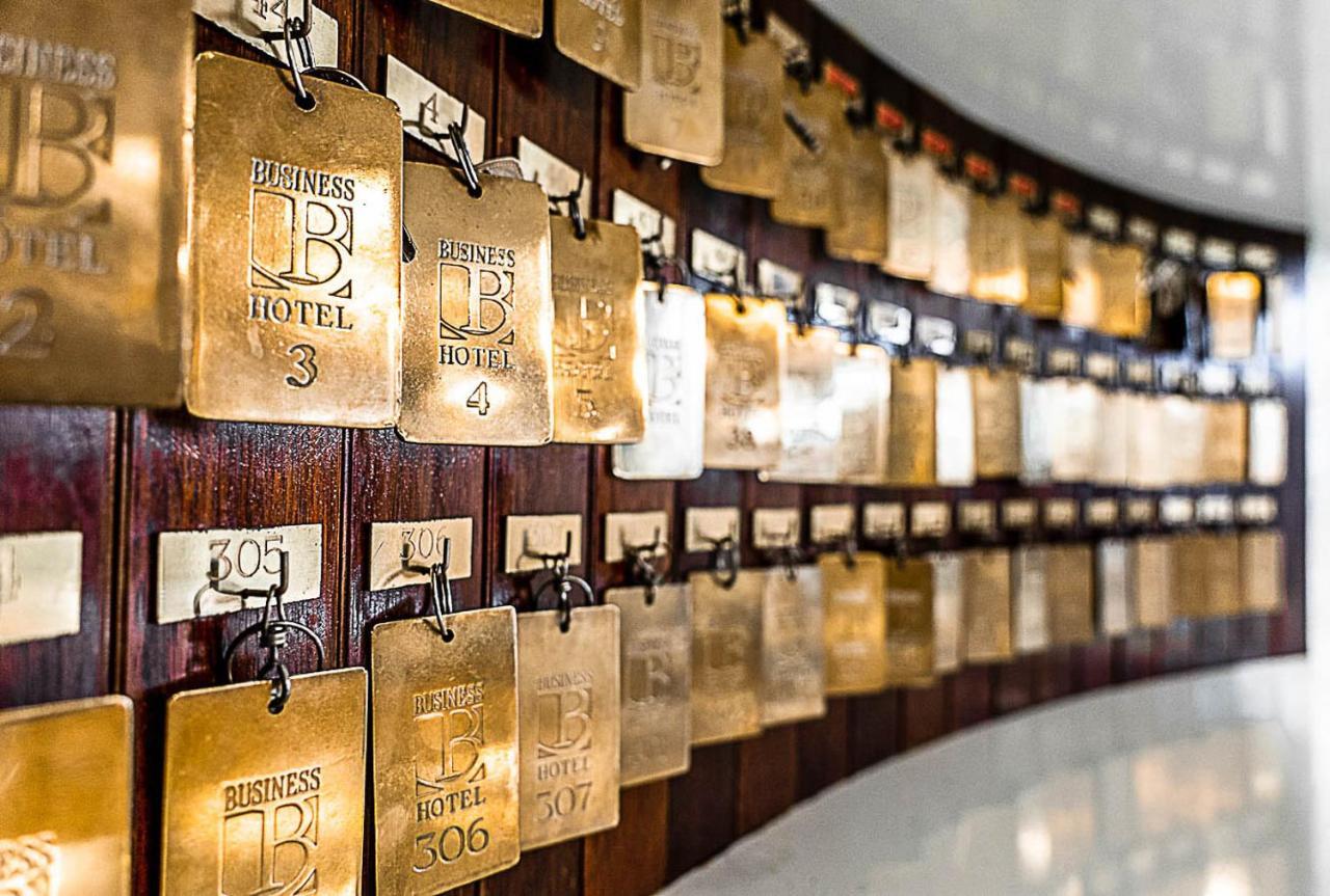 Business Hotel กาซาเล มอนแฟร์ราโต ภายนอก รูปภาพ