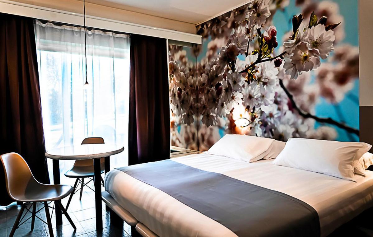 Business Hotel กาซาเล มอนแฟร์ราโต ภายนอก รูปภาพ